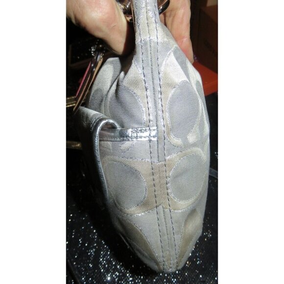 Coach 2011 Poppy Grey & Silver Metallic Signature Hippie Jacquard Bag Pushlock - Picture 3 of 12